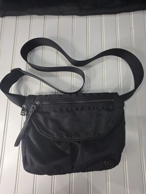Lululemon Vintage Original Festival Bag Black Crossbody Belt Bag